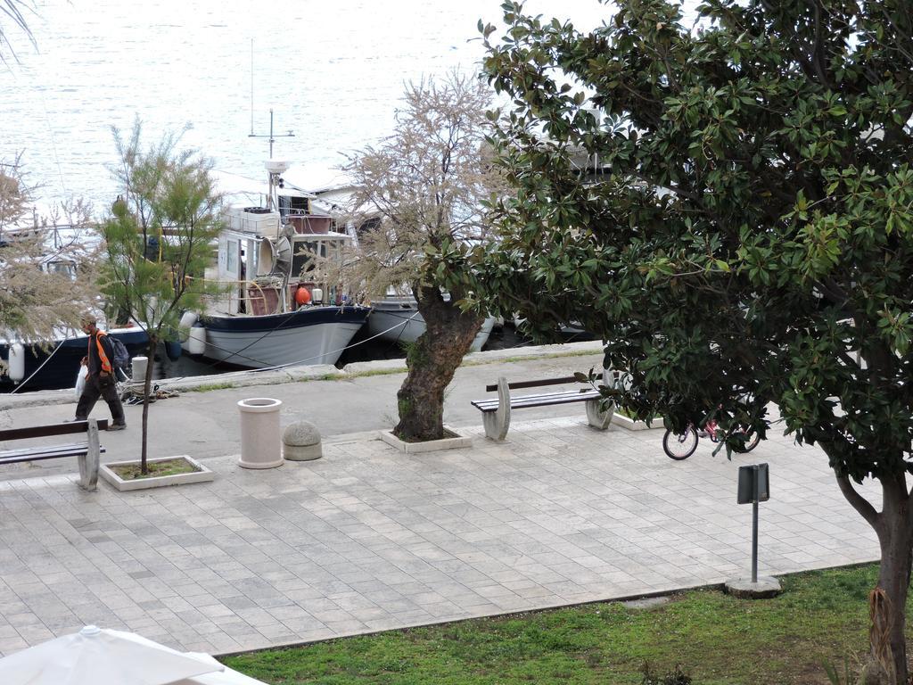 Apartments Nina Riva Kastela Exterior photo