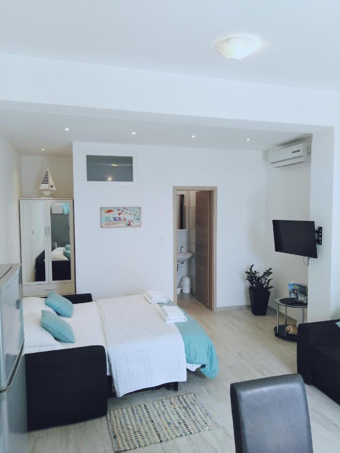 Apartments Nina Riva Kastela Exterior photo